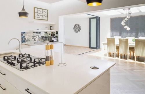 Cape Town House | 3 Bedroom Luxury Villa - sleeps 6 with optional Spa Access