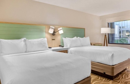 Lake Buena Vista Hotel | 3 Lake Buenas Vista Family Units: Disney-World Shuttle, Aquatic Playground