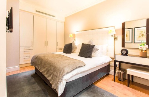 Green Point Apartment | 318 - 1BDR Apartment close to V&A Waterfront