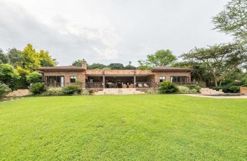 White River Villa | 4 Bedroom Holiday Home, Bayhill, Whiteriver Country Estate