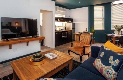 Strand Apartment | 4 Executive self catering Apartments, two with private hot tubs.