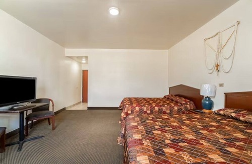 Brownsville Hotel | 4 Units - Comfortable Stay for Business & Leisure Near Historic Downtown