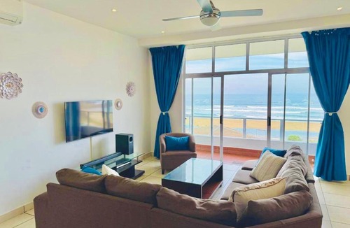 Margate Beach Apartment | 405 Colonial Sands Family Holiday