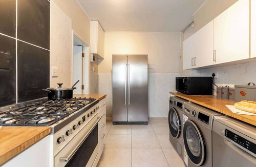 Camps Bay Apartment | 5 min walk to Camps Bay beach, Views - Caprice Bay