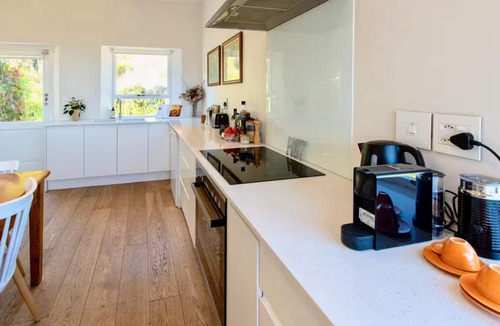 Hout Bay Villa | 5* Sundrenched Villa with Amazing views & pool in Exclusive Secure Estate
