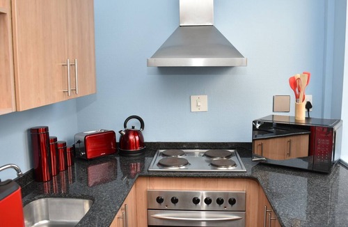 Greater Johannesburg Metropolitan Area Apartment | 610 Isibaya House - Chic Oasis in Vibrant Jozi