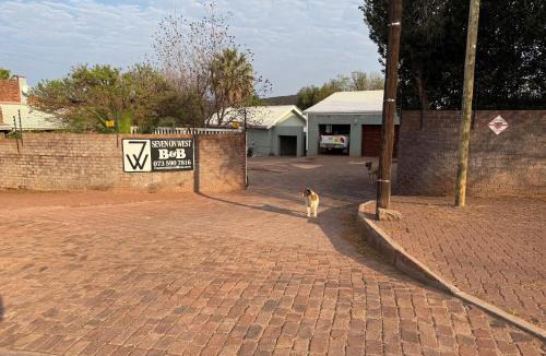 Postmasburg House | 7 on West