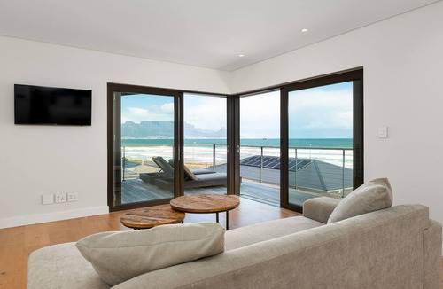 Bloubergstrand Apartment | 9 Shell Road