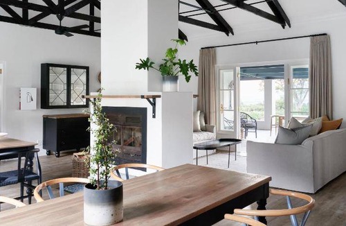Cape Winelands House | 900 m² Farmhouse ∙ 6 bedrooms ∙ 20 guests