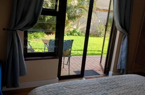 Somerset West House | A gorgeous studio with mountain views at Goedehoop, Strand, Western Cape