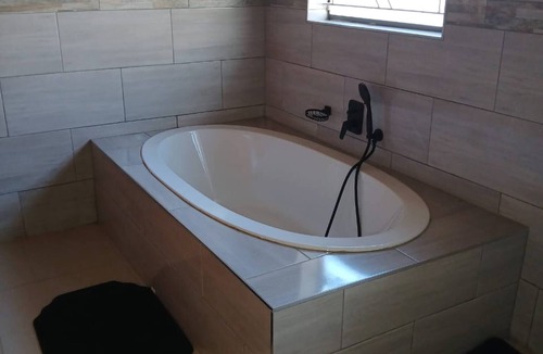 Westonaria House | A guest house in Westonaria