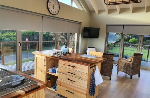 Brenton-on-Sea Apartment | A private, sunny self-catering studio 900m from a blue flag beach.