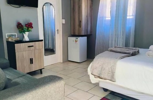 Welkom House | Acama Guest House 455 Long rd, Welkom, Free State