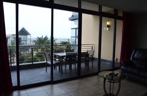 Durban Point Apartment | Accommodation Front - Deluxe 6 Sleeper with Rooftop Pool