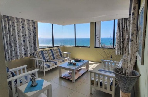 Durban Point Apartment | Accommodation Front - Tastefully Furnished 6 Sleeper with Ocean Views