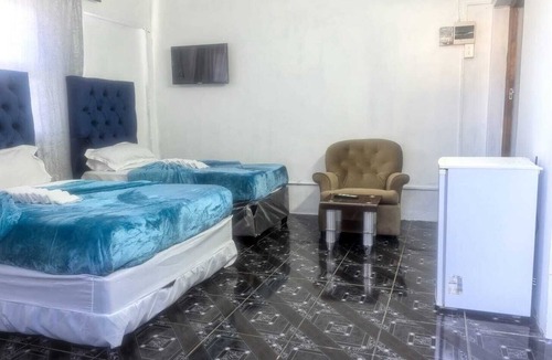 Goodwood House | Affordable guest house in Goodwood for your Crew or family.