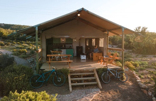 Oudtshoorn Cabin | AfriCamps Klein Karoo