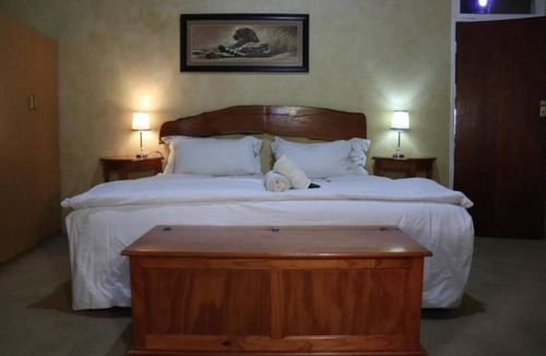 Kempton Park Cabin | Afrika Lodge - 1 Kind Bed (2 Single Beds)