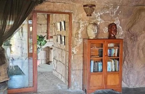 Kempton Park Cabin | Afrika Lodge - 2 twin bed