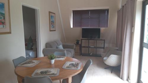 Queenstown House | Aloe Grove Guest Farm