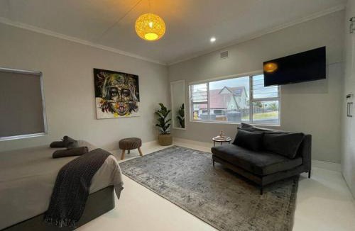 Westcliff House | Annies on Westcliff