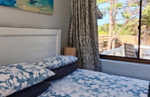 Betty's Bay Apartment | Apartments in Bettyʼs Bay, South Africa