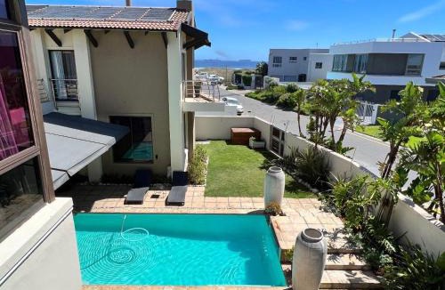 Kareeberg Apartment | Atlantic Waves Guest House