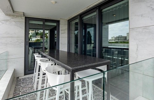 Bantry Bay Apartment | Aurum 101