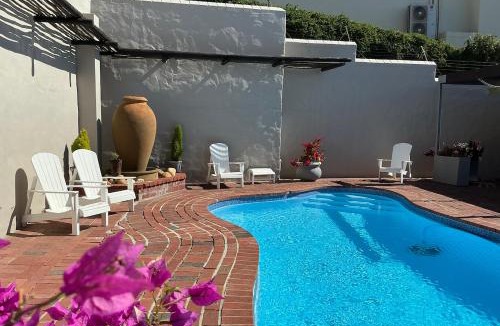 Eikenbosch House | B Shocked Manor