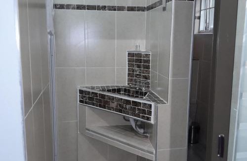Somerset West House | Backpackers Budget Room Somerset West