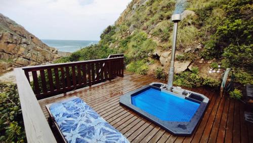 Victoria Bay House | Ballots Bay Treehouse