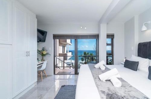 Bantry Bay Apartment | Bantry Bay Studio. Pool Ocean Views