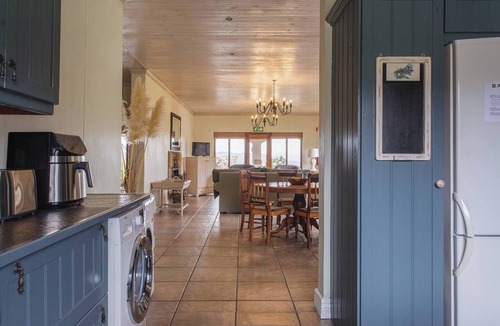 Bot River Villa | Barton Blue Crane near Hermanus Pool & Hot Tub