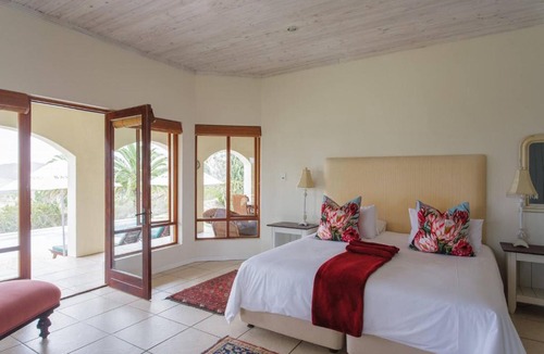 Bot River Villa | Barton Dove near Hermanus Pool Hot Tub