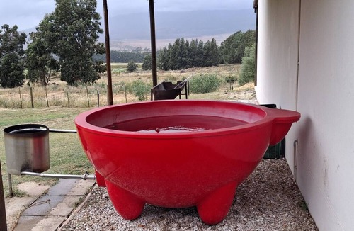 Bot River Villa | Barton Hoopoe Cottage near Hermanus with Wood Fired Hot Tub