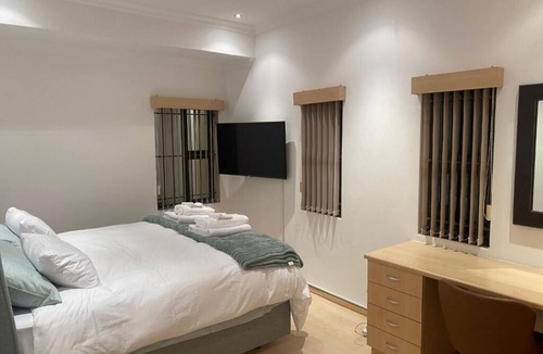 Melkbosstrand House | Beach Road Coastal Suite - Melkbos Beach and Restaurants Walkable