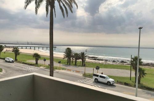 Summerstrand Apartment | Beachfront Living at its Finest