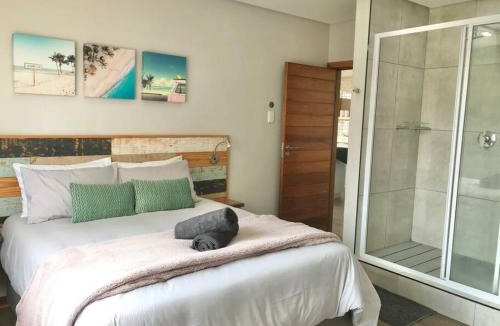 Summerstrand Apartment | Beachfront Living at its Finest