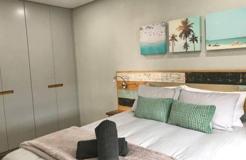 Summerstrand Apartment | Beachfront Living at its Finest