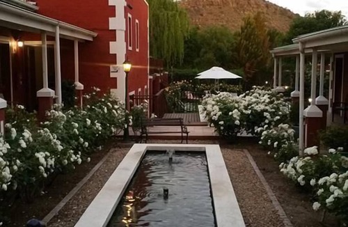 Beaufort West House | Beaufort Manor Country Lodge