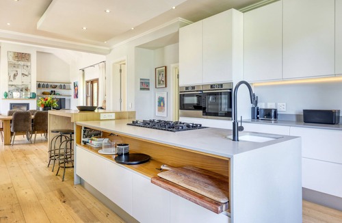 Cape Town House | Beautiful 3 bedroom home in security estate