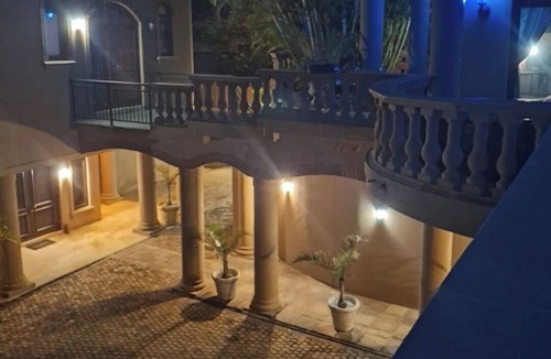 Sheffield Beach House | Beautiful 8-bedroom house in tranquil Dolphin Coast perfect for groups