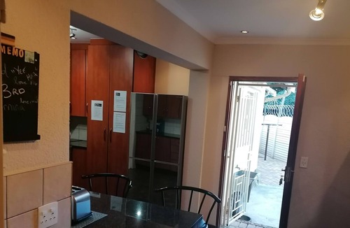 Kempton Park House | Beautiful African atmosphere , spacious and neat house in a secure area. Value