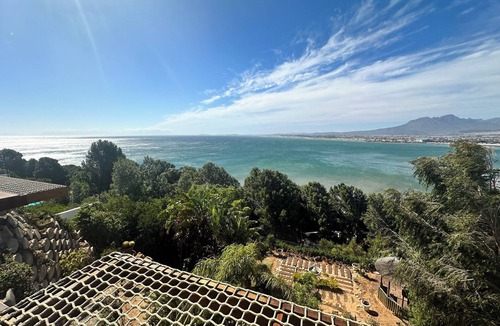 Mountainside Apartment | Beautiful private ocean view apartment with garden, Gordon’s bay, Cape Town