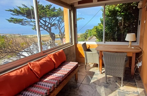 Glencairn Condo | Beautifully appointed apartment with sea views south of Cape Town in Glencairn