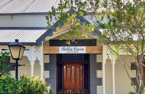 Robertson House | Bella Casa - Wine Country Escape with Private Pool