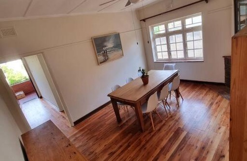 Warner Beach Apartment | Bikini Bottom