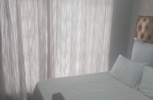Universitas House | BloemRooms