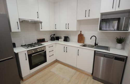 Greater Johannesburg Metropolitan Area Apartment | Blue Lemon Manor - Sandton