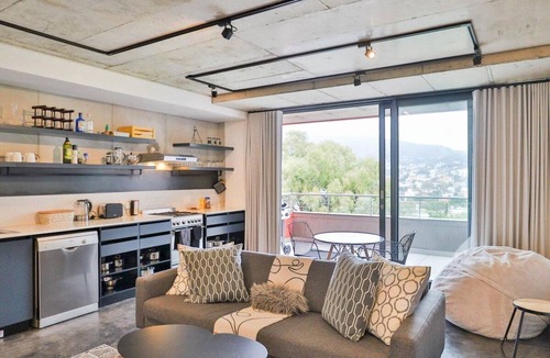 Schotsche Kloof Apartment | Bo-Kaap Hideaway | Pool & Backup Power